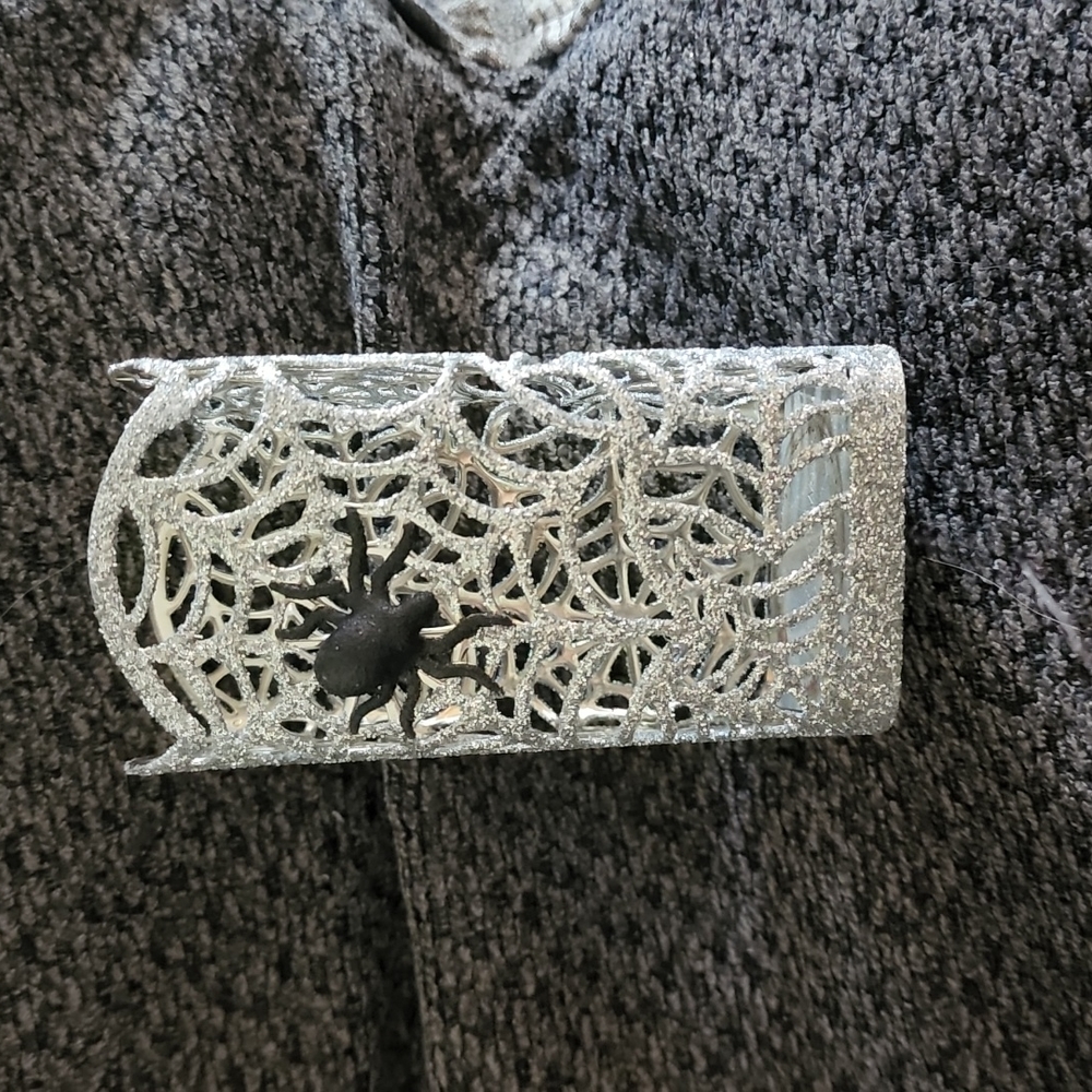 Glitter spiderweb handsoap holder